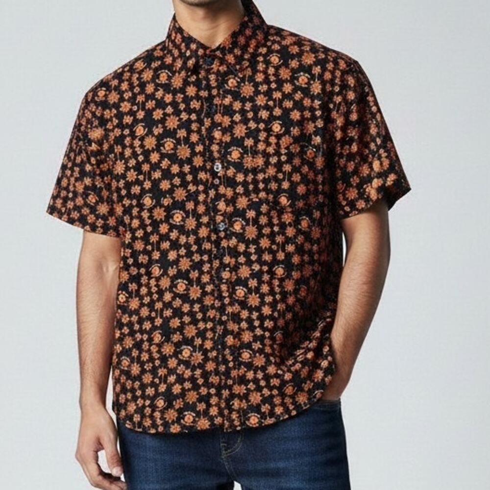 Monument Black Spider Web Print Short Sleeve Button Down Shirt Men's Size M NWOT